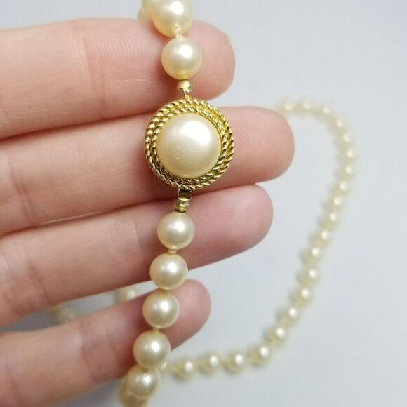 Vintage Crown Trifari Faux Pearl Single Strand Necklace, 24 Inches Long, Signed - Picture 4 of 6